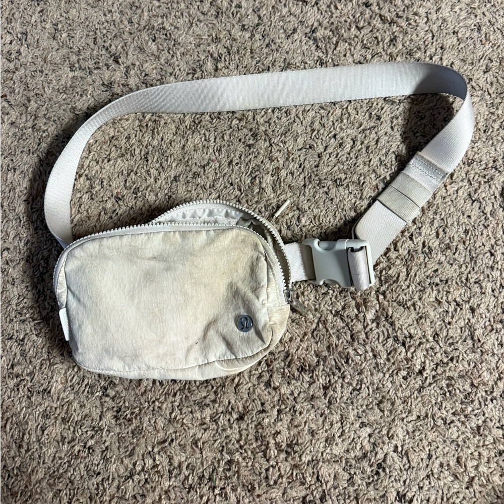 lululemon belt bag